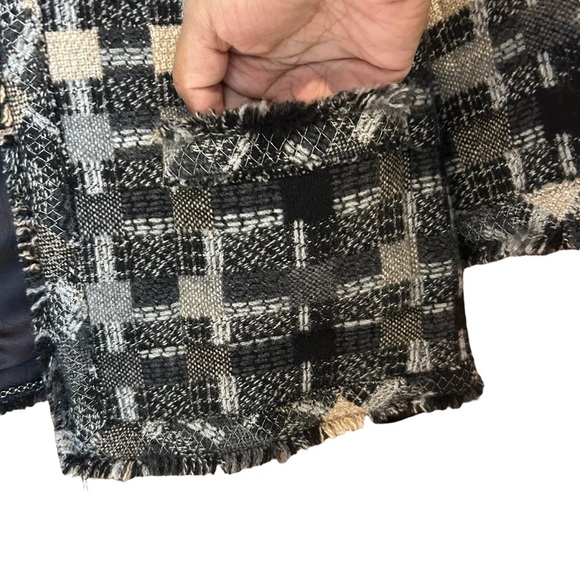 Chanel VINTAGE Fall 2005 Tweed Crop Jacket Sz 10 Wool Blend Open Front Blazer - Picture 4 of 11